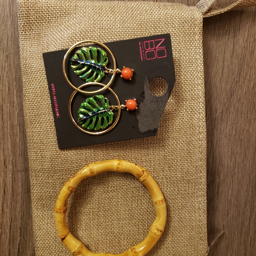 Tropical jewlery & wristlet bundle
